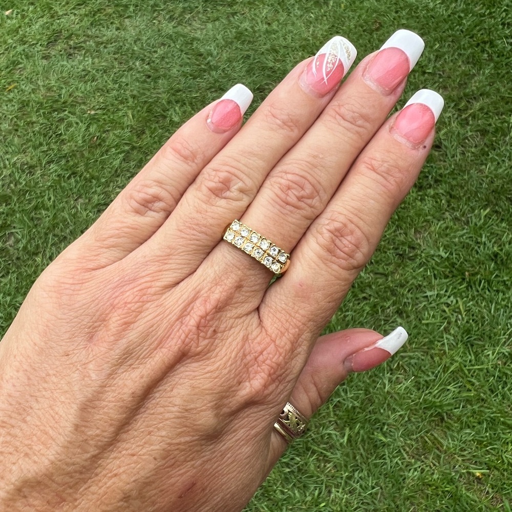 Gold-tone Two Row Faux Diamond Cubic Zirconia Ring👠 - Picture 3 of 15